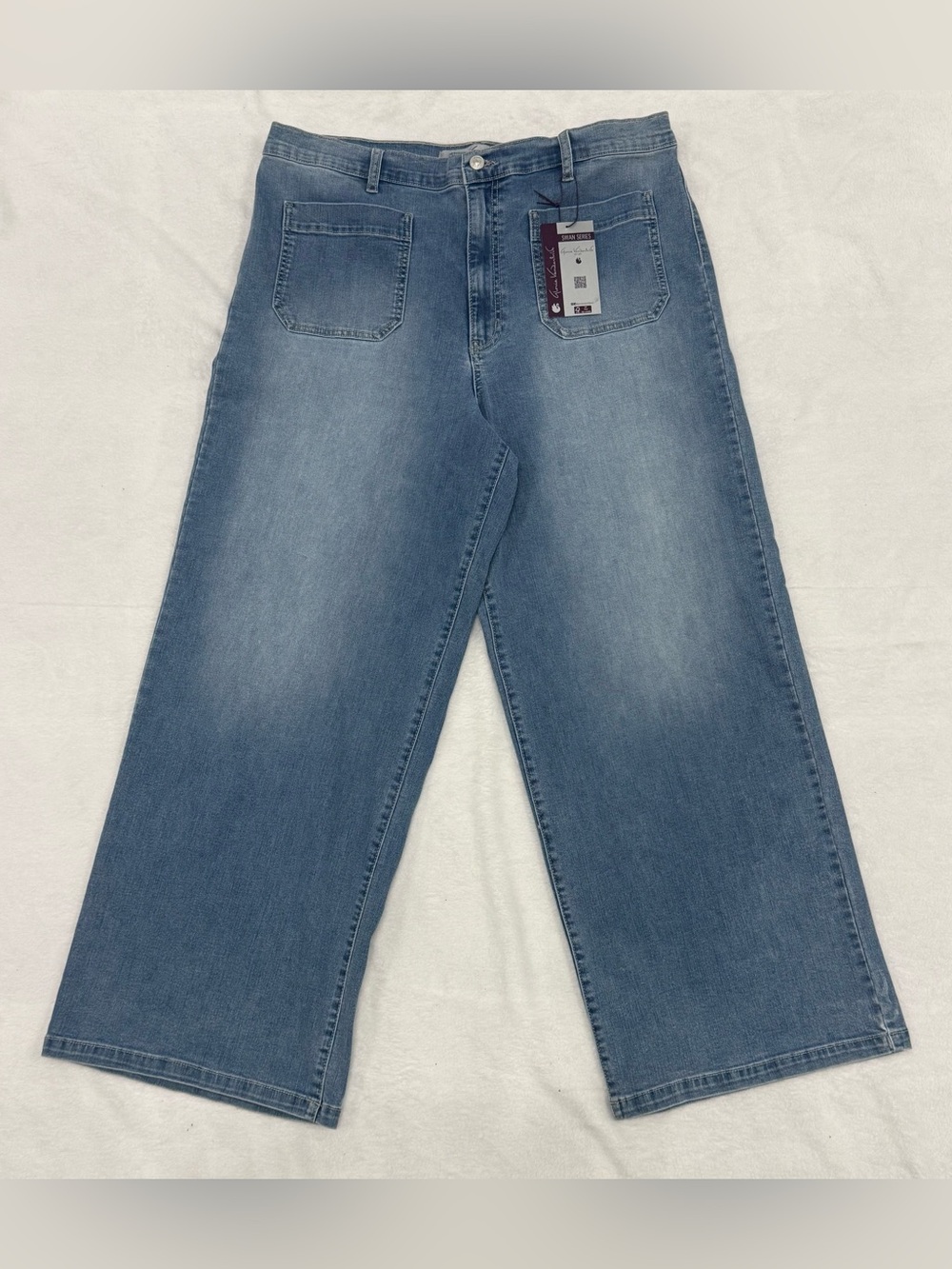 Women’s Gloria Vanderbilt Swan Series Wide Leg Jeans Size 18 Light Wash NWT